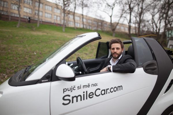 HoppyGo definitivně pohltil SmileCar. Největší český carsharing půjčuje tisíc aut