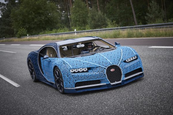 Bugatti Chiron z Lega: postavili ho v Česku a jede 30 km/h