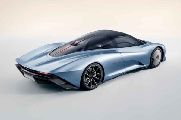 McLaren Speedtail: šílený hypersport má tisíc koní a jede 400 km/h